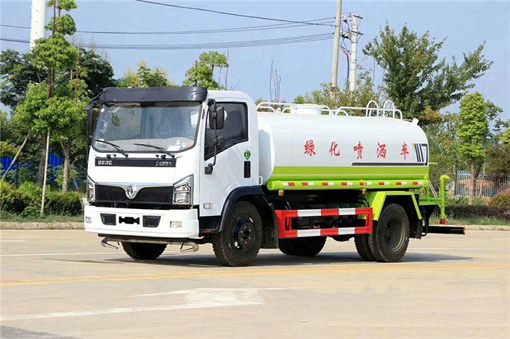 国六9吨东风福瑞卡洒水车