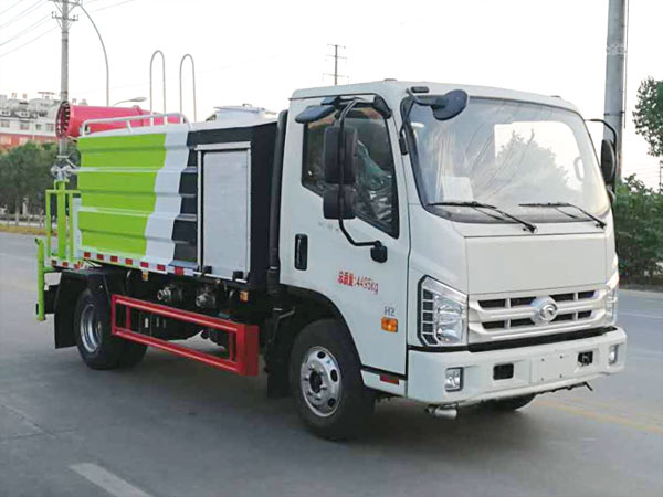 7方蓝牌福田多功能抑尘车