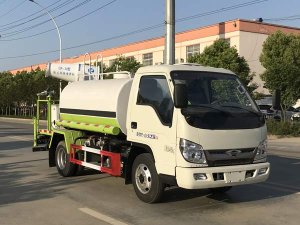 蓝牌4.5方福田小卡多功能抑尘车